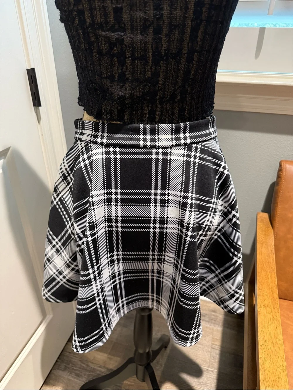 Hot Topic Black and White Plaid Skater Skirt with Front Ring Zip - Picture 5 of 5